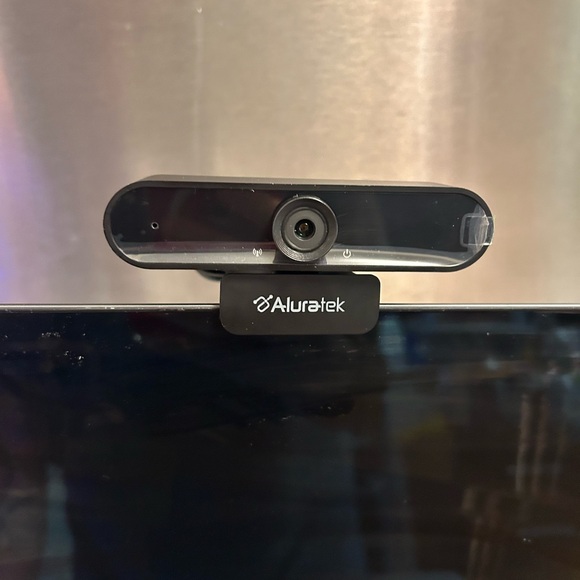 Aluratek webcam 1080P HD - model AWC03F - Picture 8 of 9